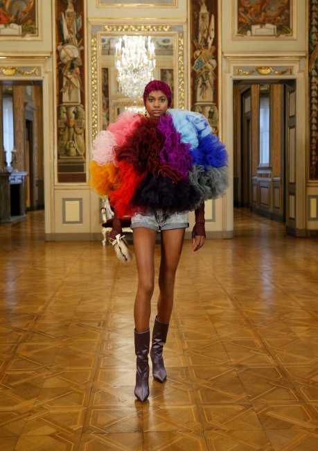 Связь поколений: новая кутюрная коллекция Dolce & Gabbana Alta Moda - «Модные бренды»