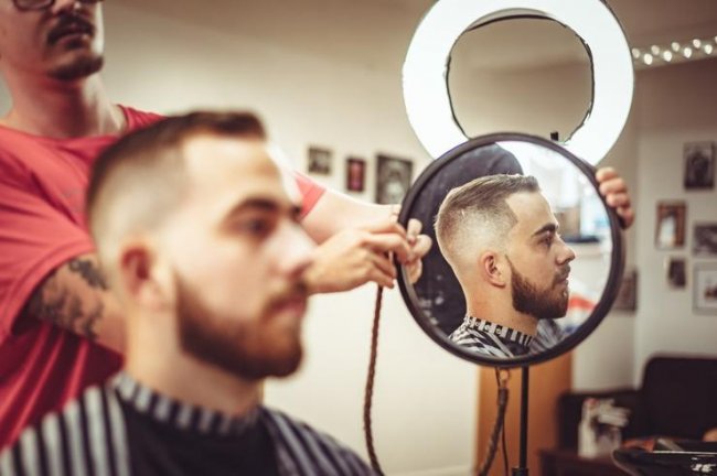 «Вам это вполне под силу»: стилист Павел Ваан о том, как подстричься дома - Красота - WomanHit.ru - «Секреты красоты»