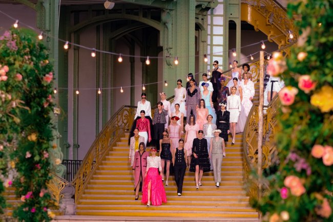 Семейная встреча: коллекция Chanel Couture весна-лето 2021 - «Модные бренды»