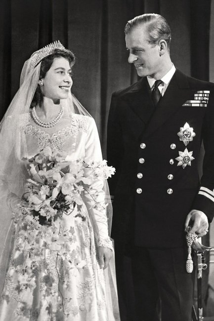 Антония Фрейзер о свадьбе будущей королевы Елизаветы II и принца Филиппа - «Уличный стиль»