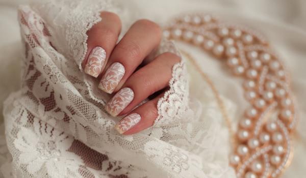 Свадебный маникюр 2022 - модные тенденции с фото: для невесты, на короткие ногти, на длинные, дизайн - «Модные тенденции»