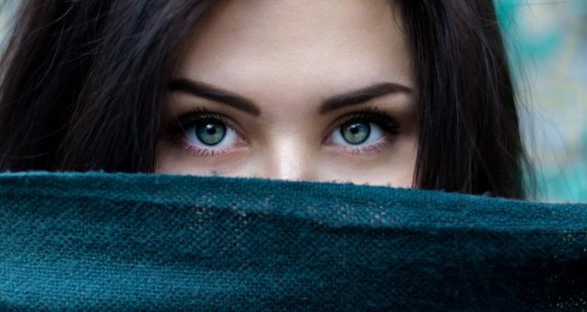 Кожа в панике: 3 небанальные причины появления акне - Красота - WomanHit.ru - «Секреты красоты»