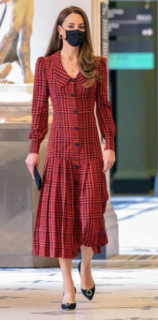 Образ дня: Кейт Миддлтон в платье Alessandra Rich - «Новости ЦУМ»