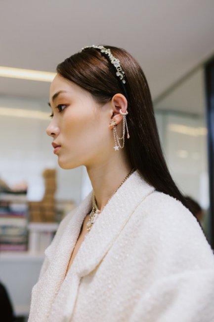 Альтернативный взгляд: за кулисами показа Chanel весна-лето 2022 - «Модные бренды»