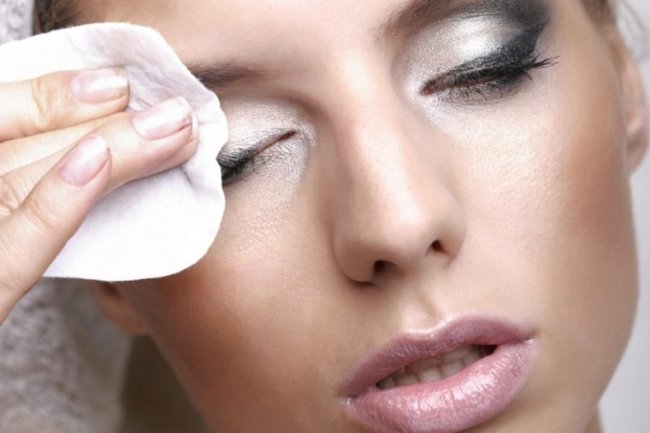 Как ухаживать за кожей вокруг глаз - «Красота и Здоровье»