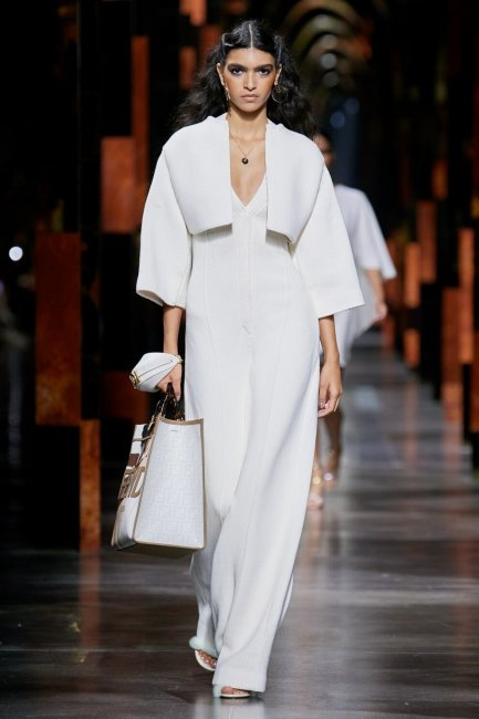 З чистого аркуша: білий колір у колекціях весна-літо 2022 - «Модные тенденции»