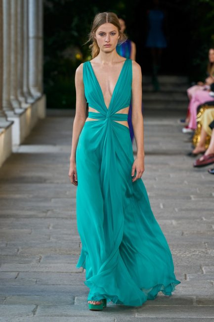 Найкращі сукні кольору морської хвилі в колекціях весна-літо 2022 - «Модные тенденции»