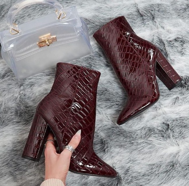 Цвета Нового года 2023: в одежде, обуви, в аксессуарах, сумках, в чем встречать - «Модные тенденции»