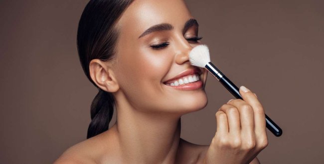 Красота и уход в одном флаконе: как выбрать макияж со skincare-эффектом - «Секреты красоты»