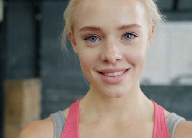 Лицо без морщин, тело в тонусе: совместимы ли на самом деле ботокс и силовые - «Секреты красоты»