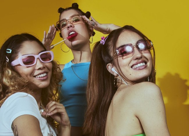 Нулевые возвращаются: выбираем стрижку в духе Y2K - «Секреты красоты»