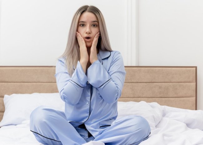 Как выглядеть отдохнувшей после бессонной ночи: 10 работающих лайфхаков - «Секреты красоты»